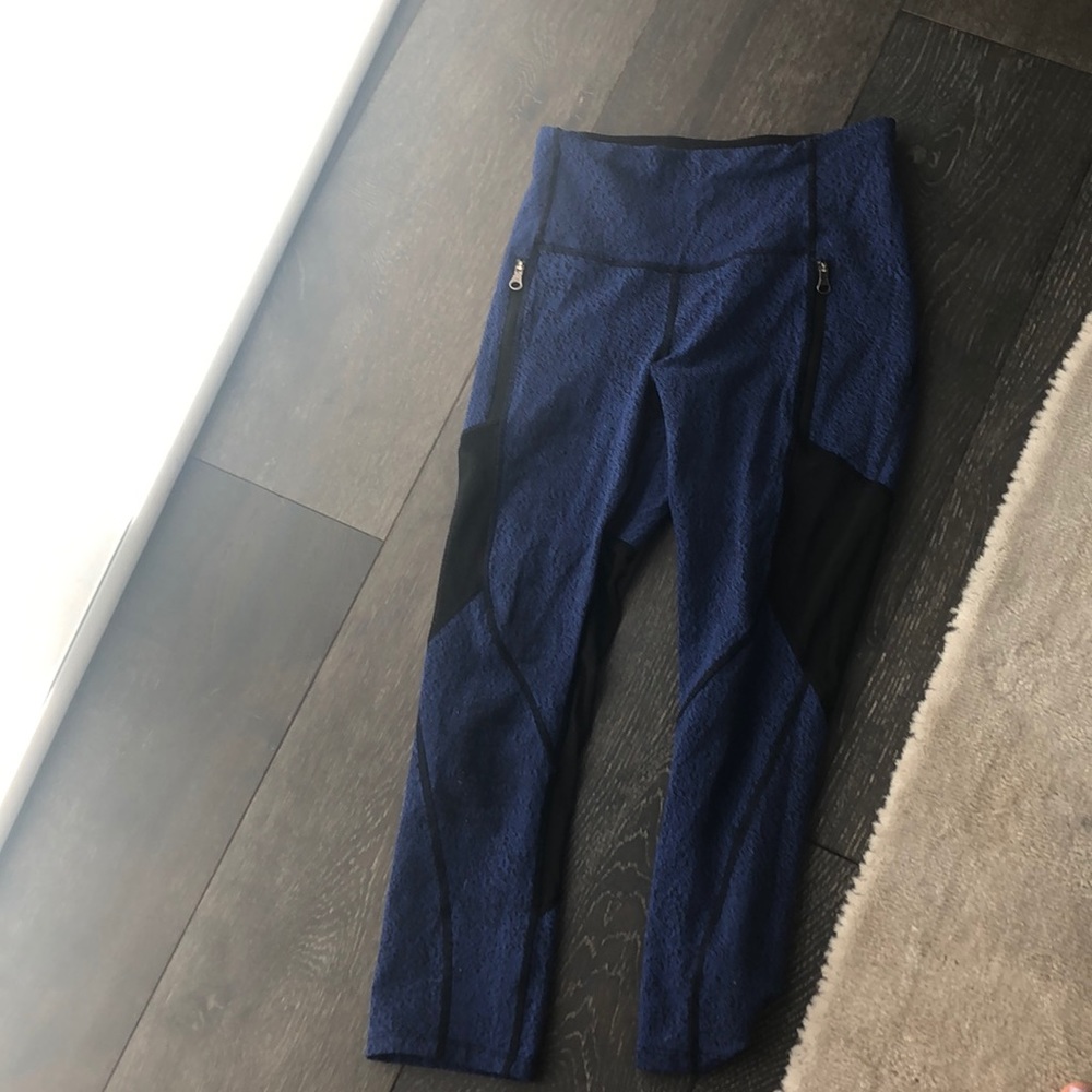 Blue and black pattern lulu leggings